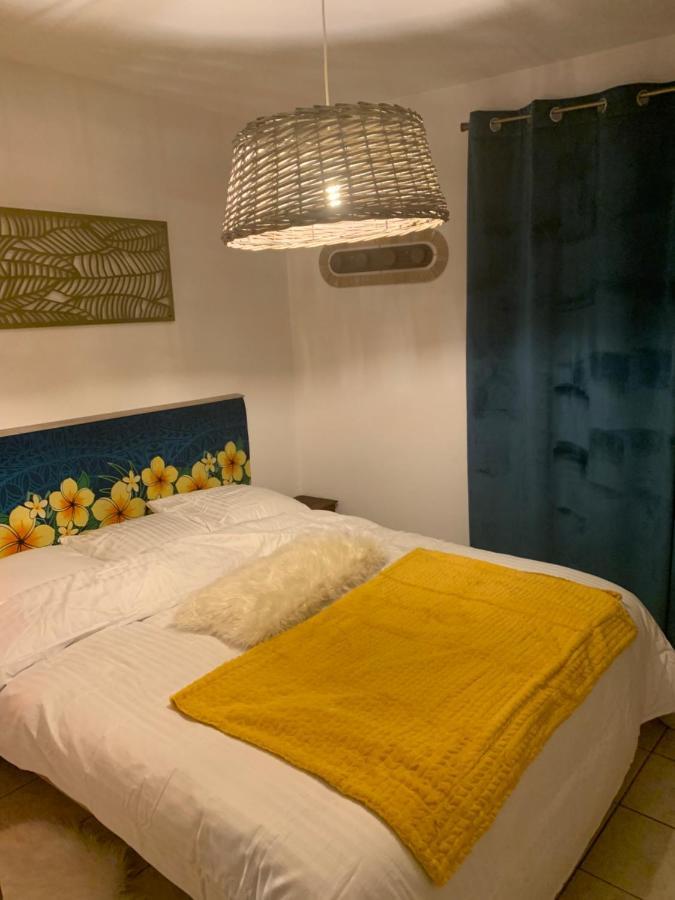 Le Camelia Apartment Tallard Exterior photo